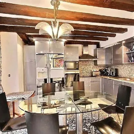 Apartament Louvre Terrace Paryż